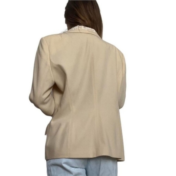 🔥Escada Cream Blazer 42 🔥 - Picture 5 of 7